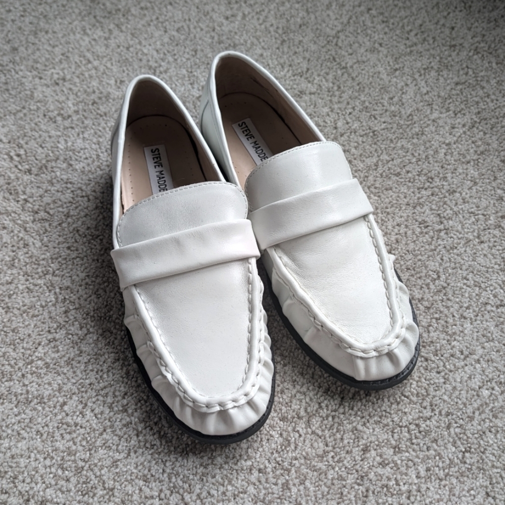 Steve Madden | NIB Ridley Ice Leather White Loafers